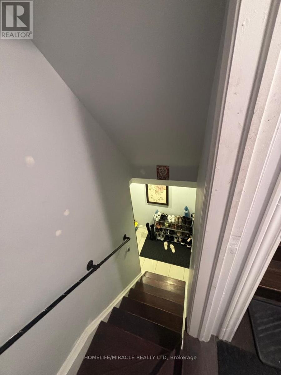 16 Truro Circle, Brampton, ON, L7A 4E4 - 2