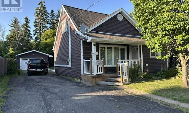 200 Macdonald Avenue