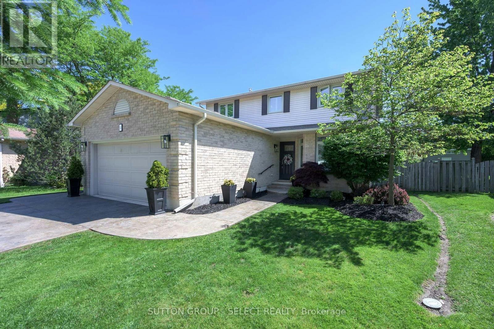 12 Banting Crescent, London, ON, N6G 4G2