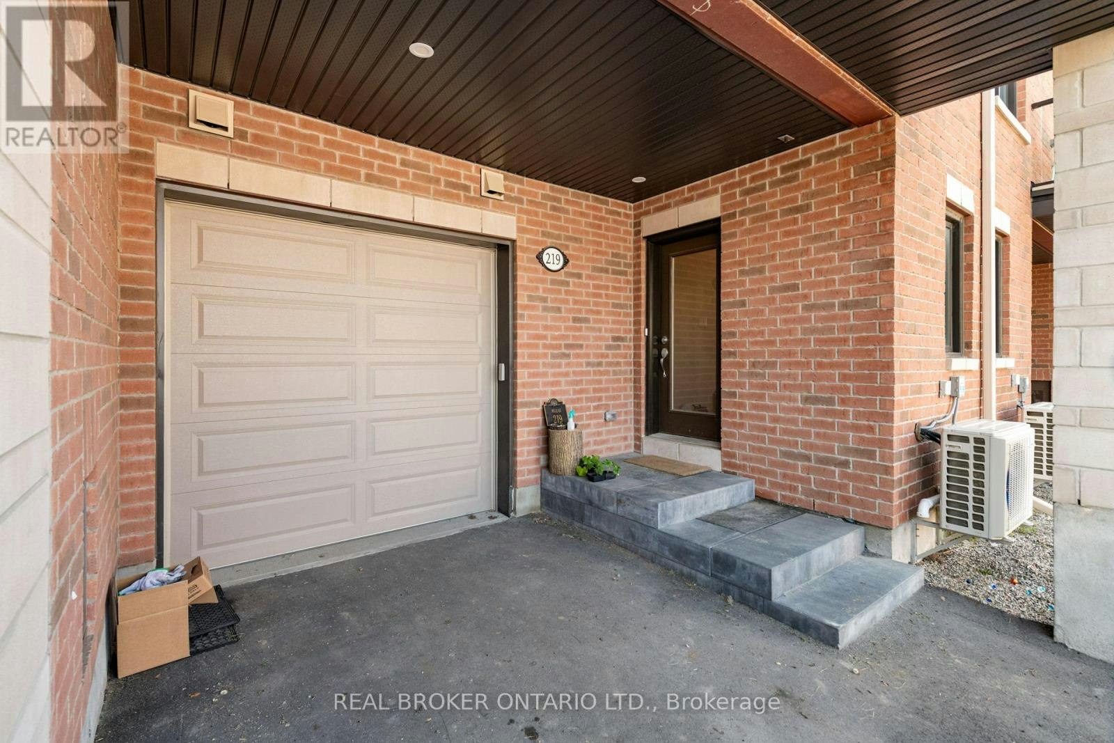 219 Pastel Way, Ottawa, ON, K2J 6C1 - 2