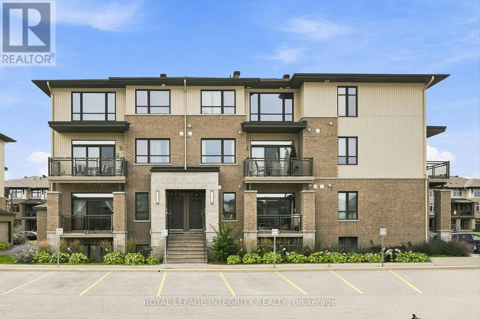 41 Carabiner Private, Ottawa, ON, K1W 0L7