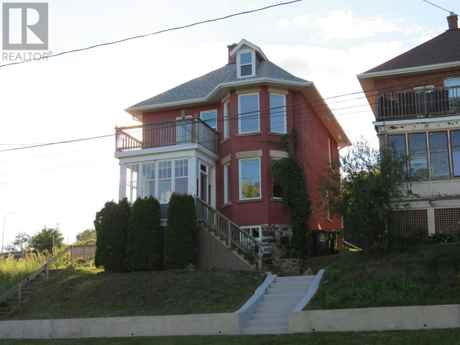 4 Crown Street, Thunder Bay, ON, P7B 3J6