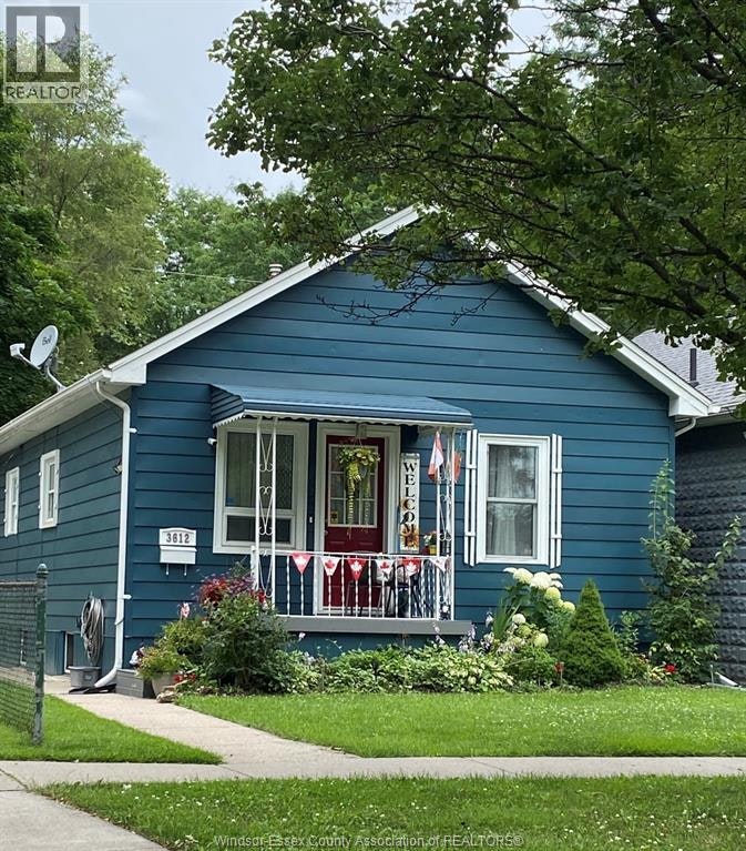 3612 King, Windsor, ON, N9C 1P5
