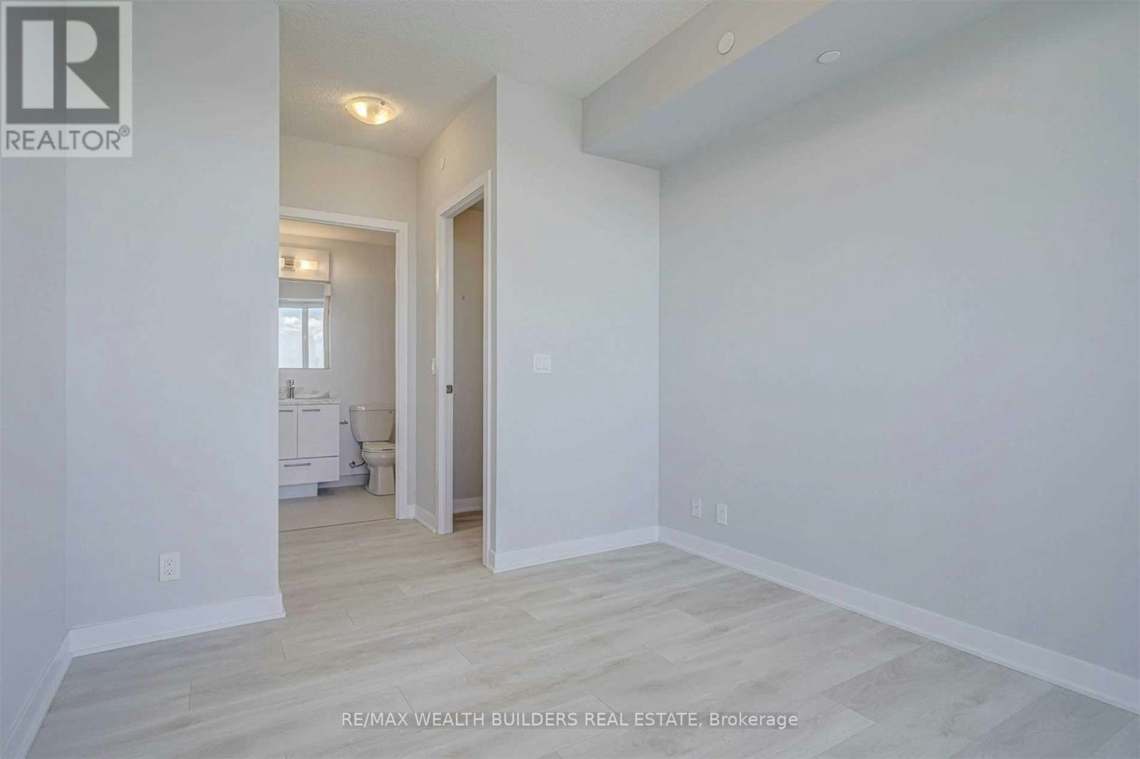 5003-2221 Yonge Street, Toronto, ON, M4S 2B4 - 18