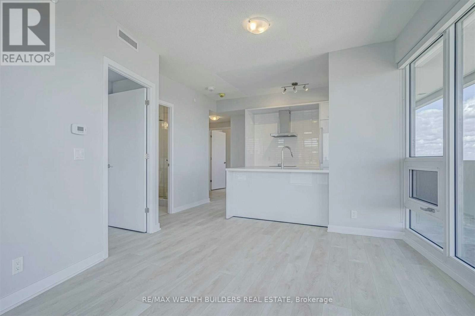 5003-2221 Yonge Street, Toronto, ON, M4S 2B4 - 9