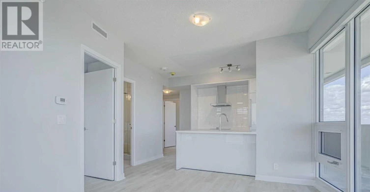 5003-2221 Yonge Street, Toronto, ON, M4S 2B4 - 9