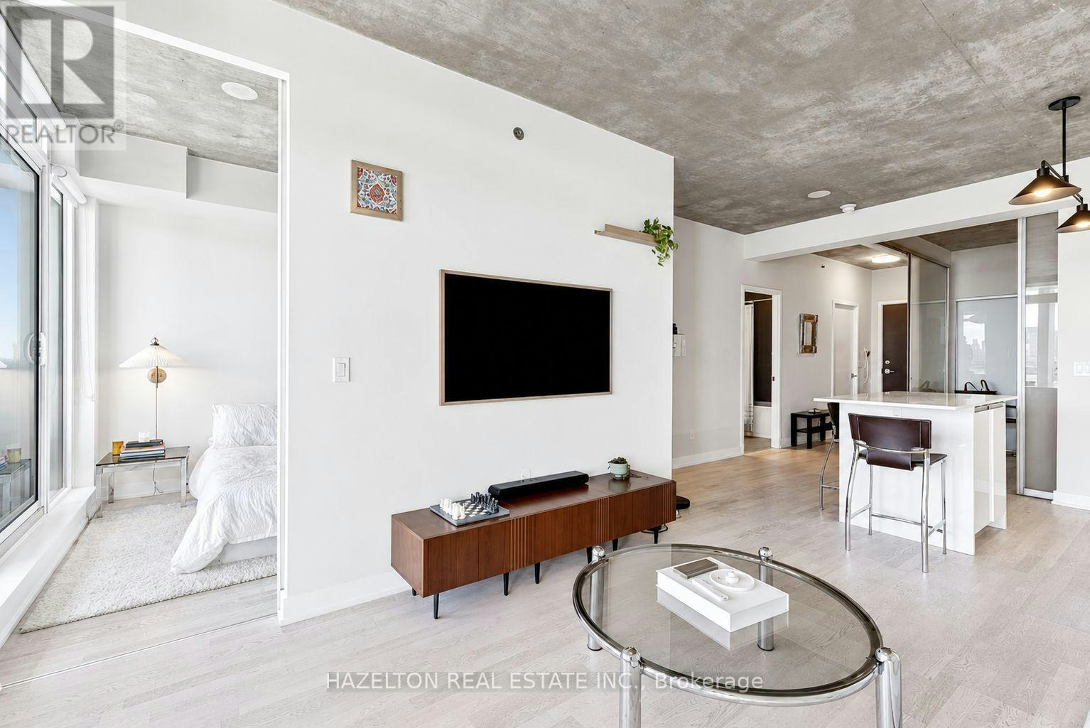 825-20 Minowan Miikan Lane, Toronto, ON, M6J 0E5 - 7