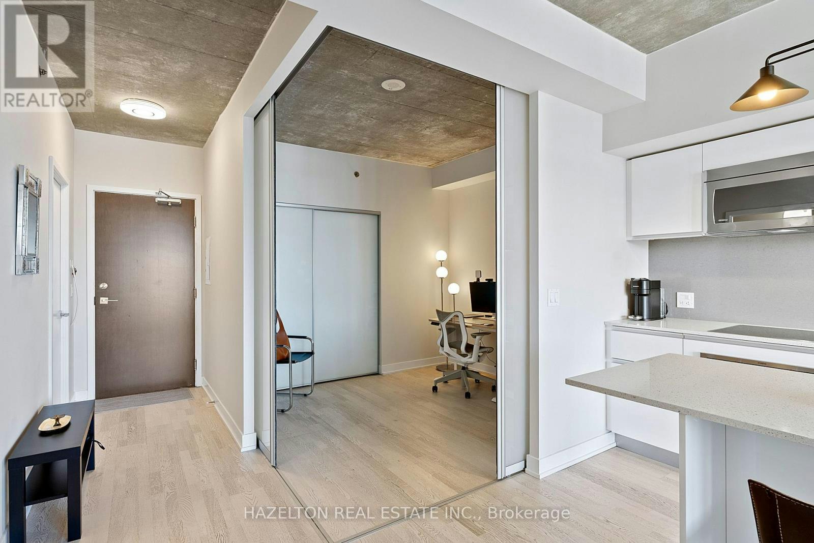 825-20 Minowan Miikan Lane, Toronto, ON, M6J 0E5 - 14