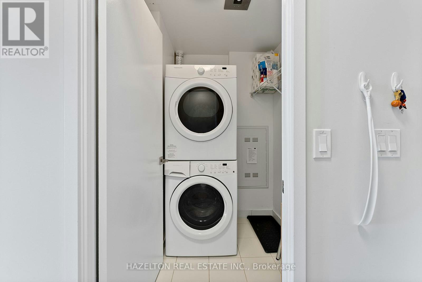 825-20 Minowan Miikan Lane, Toronto, ON, M6J 0E5 - 16