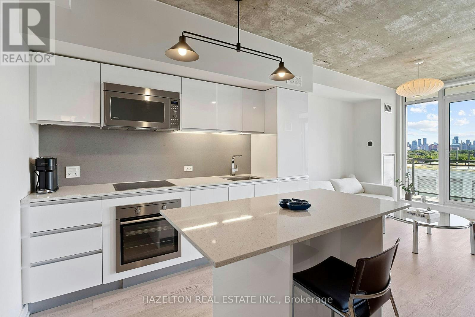 825-20 Minowan Miikan Lane, Toronto, ON, M6J 0E5 - 3