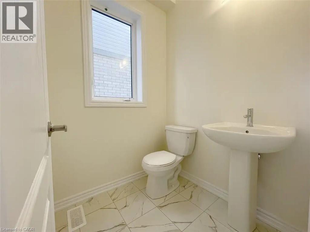9 Baskett Street, Brantford, ON, N3T 0W3 - 6