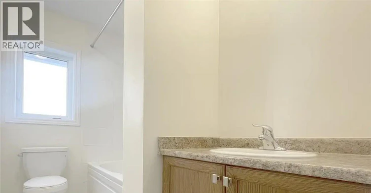 9 Baskett Street, Brantford, ON, N3T 0W3 - 11