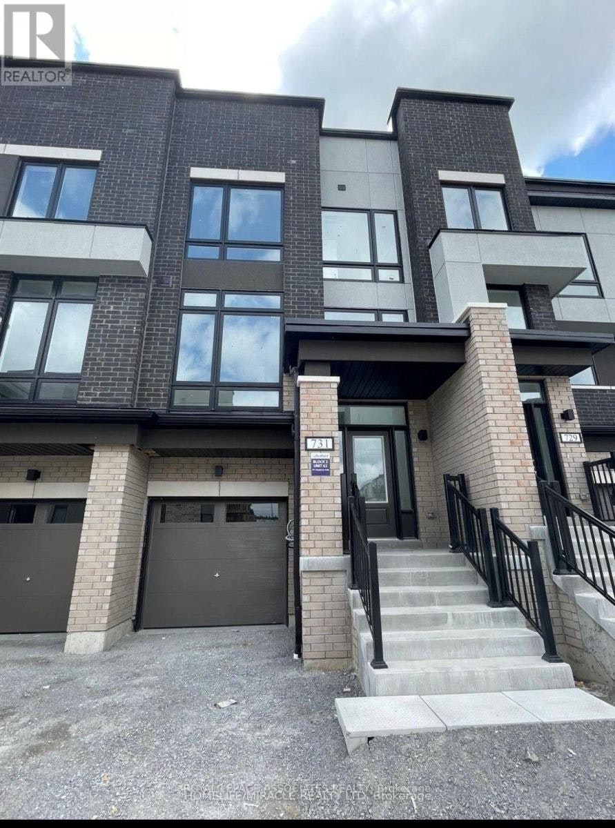 731 Heathrow Path, Oshawa, ON, L1K 3G4