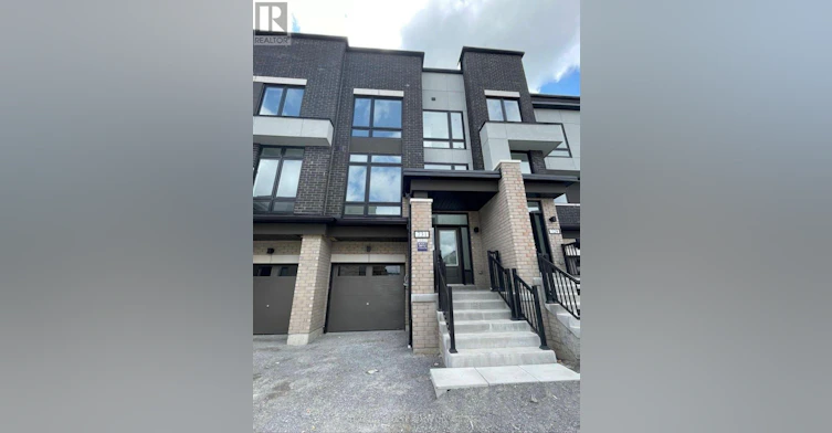 731 Heathrow Path, Oshawa, ON, L1K 3G4