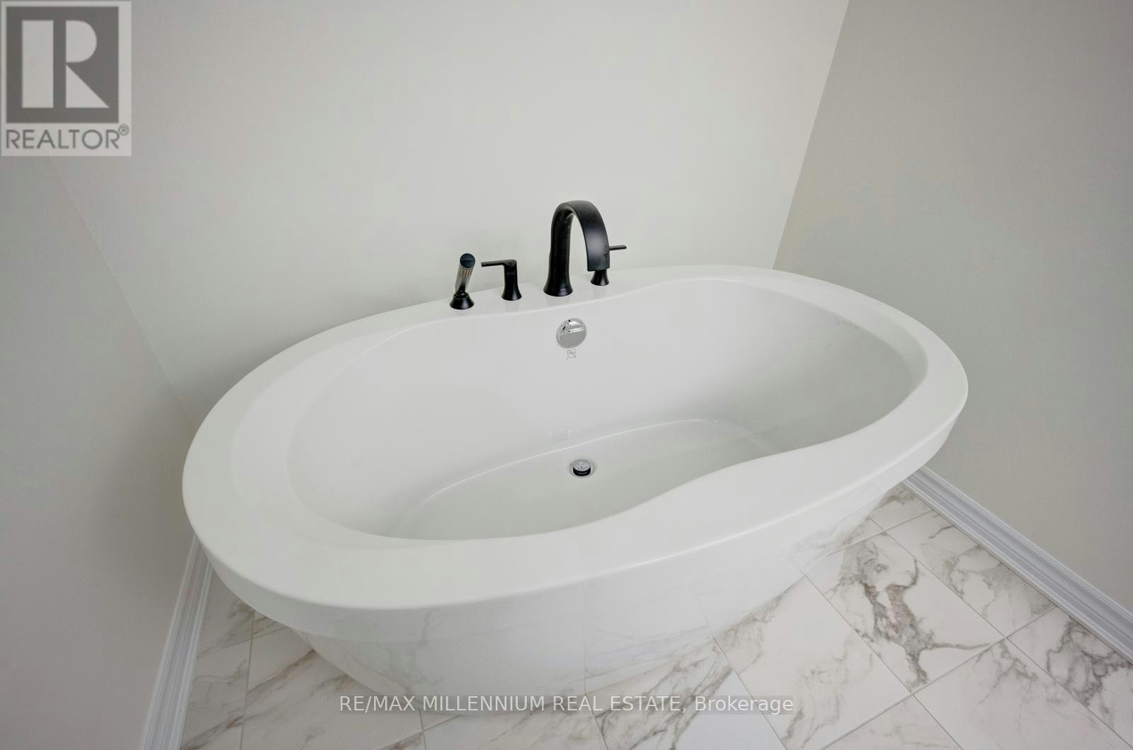 UPPER-36 Thornbird Crescent, Brampton, ON, L7A 0B8 - 13