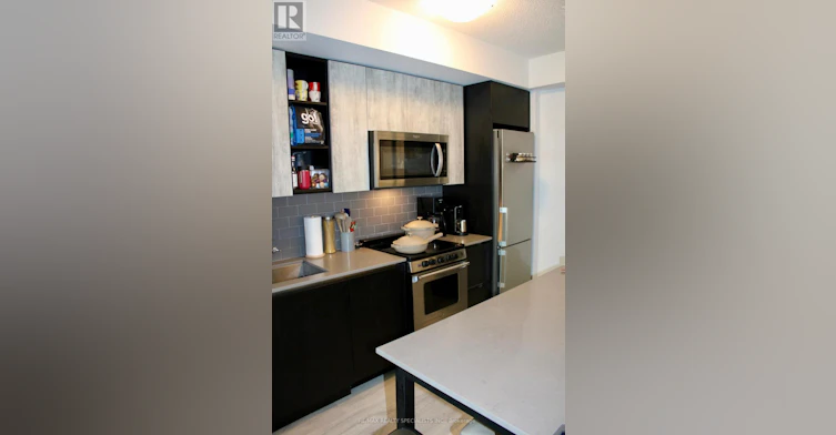 809-251 Manitoba Street, Toronto, ON, M8Y 0C7 - 2