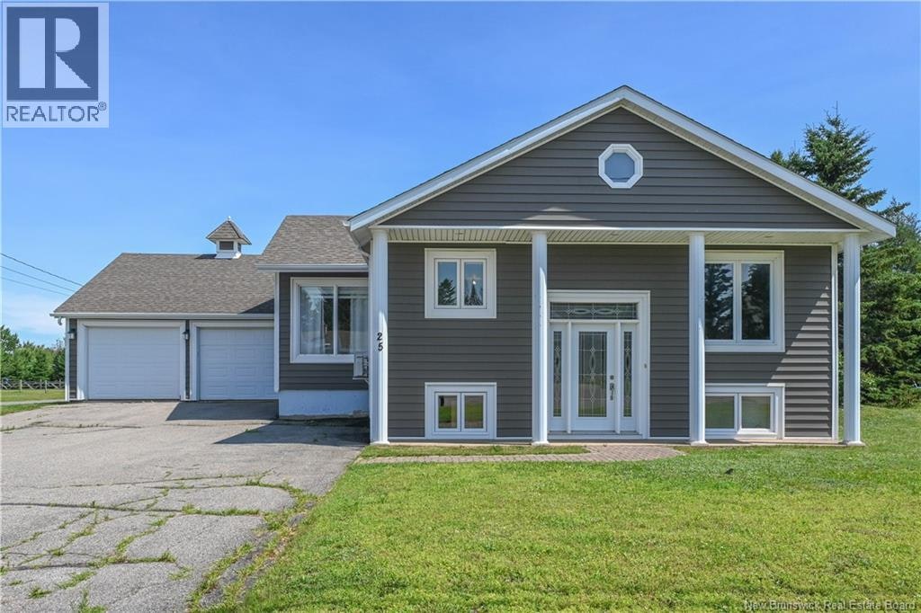 25 Du Voilier Rue, Caraquet, NB, E1W 1A4