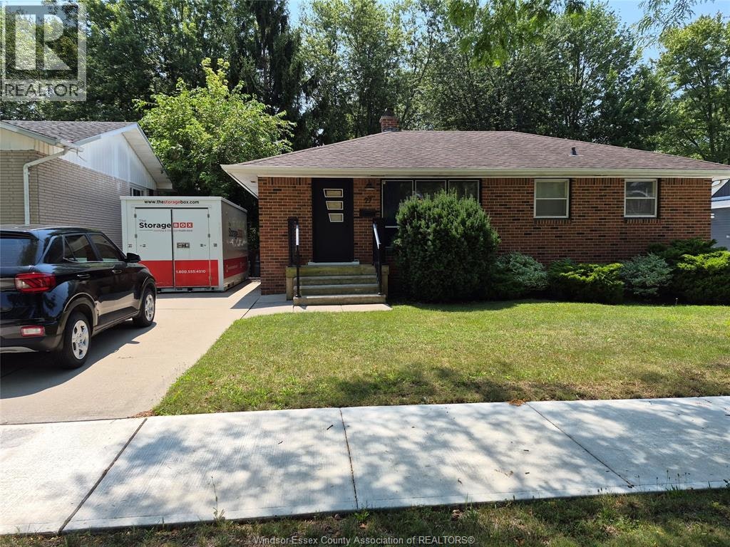 27 Horwath Avenue, Kingsville, ON, N9Y 1B9