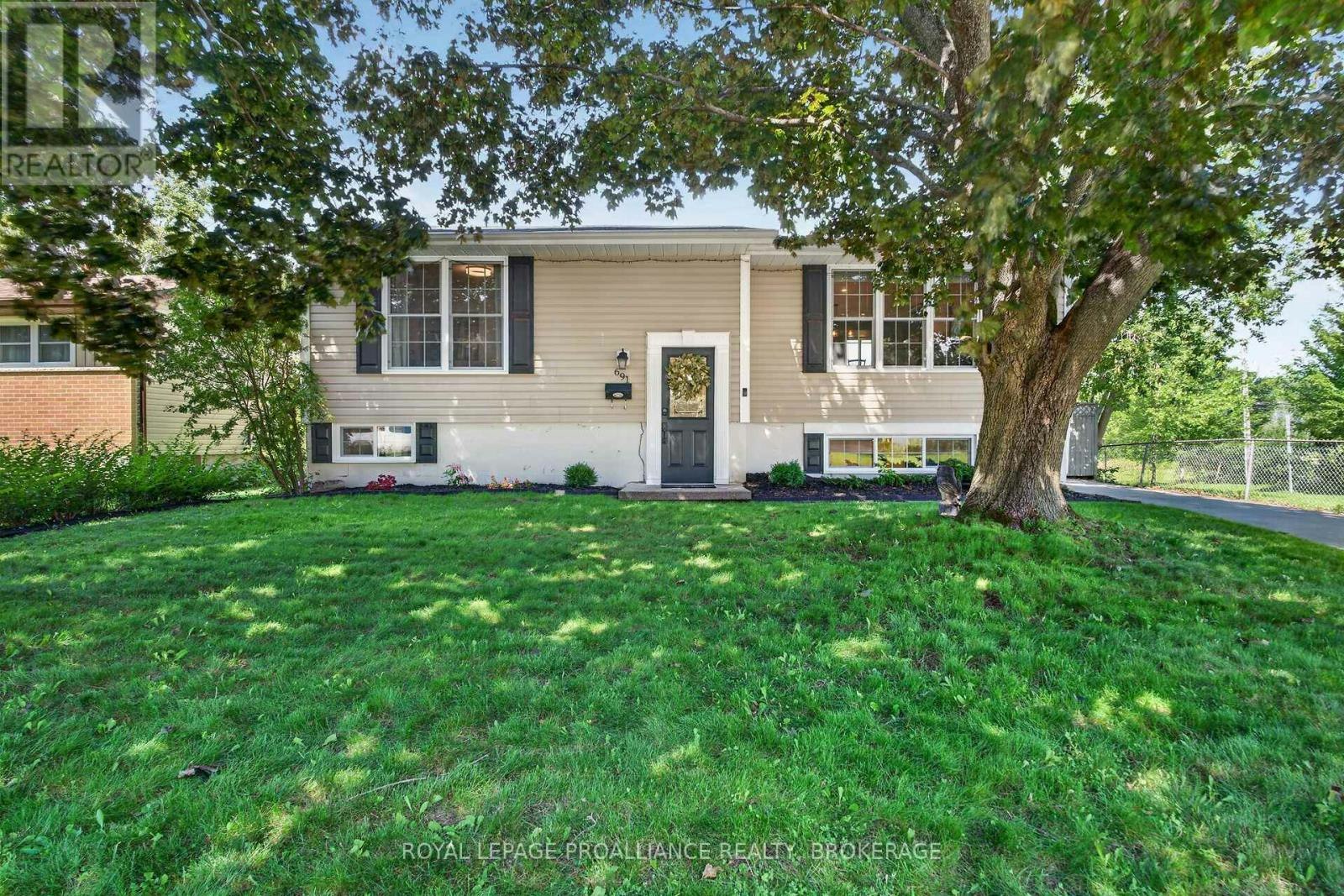 691 Aylmer Crescent, Kingston, ON, K7M 6L7