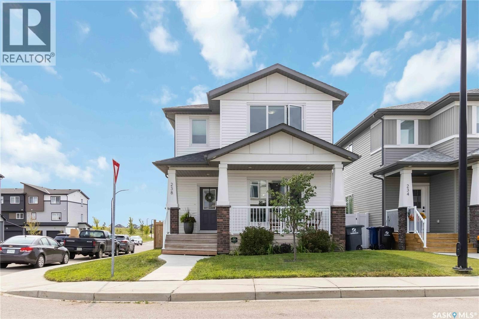 238 Dubois Crescent, Saskatoon, SK, S7V 0R3