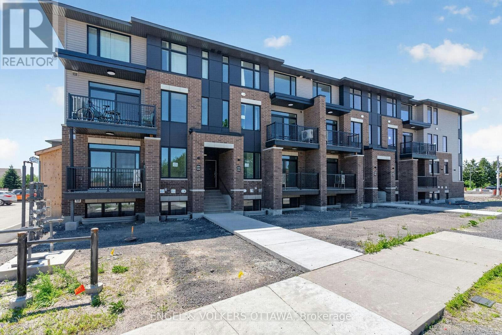 114 Stardust Private, Ottawa, ON, K1T 3W6