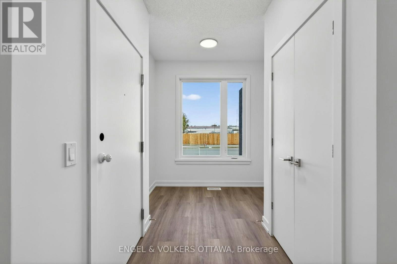 114 Stardust Private, Ottawa, ON, K1T 3W6 - 14