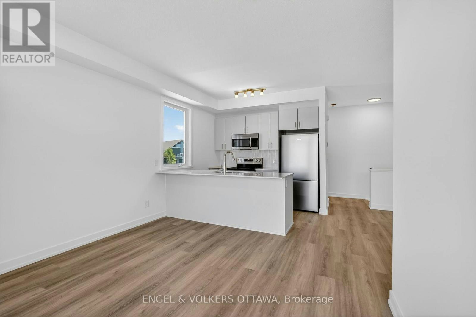 114 Stardust Private, Ottawa, ON, K1T 3W6 - 4