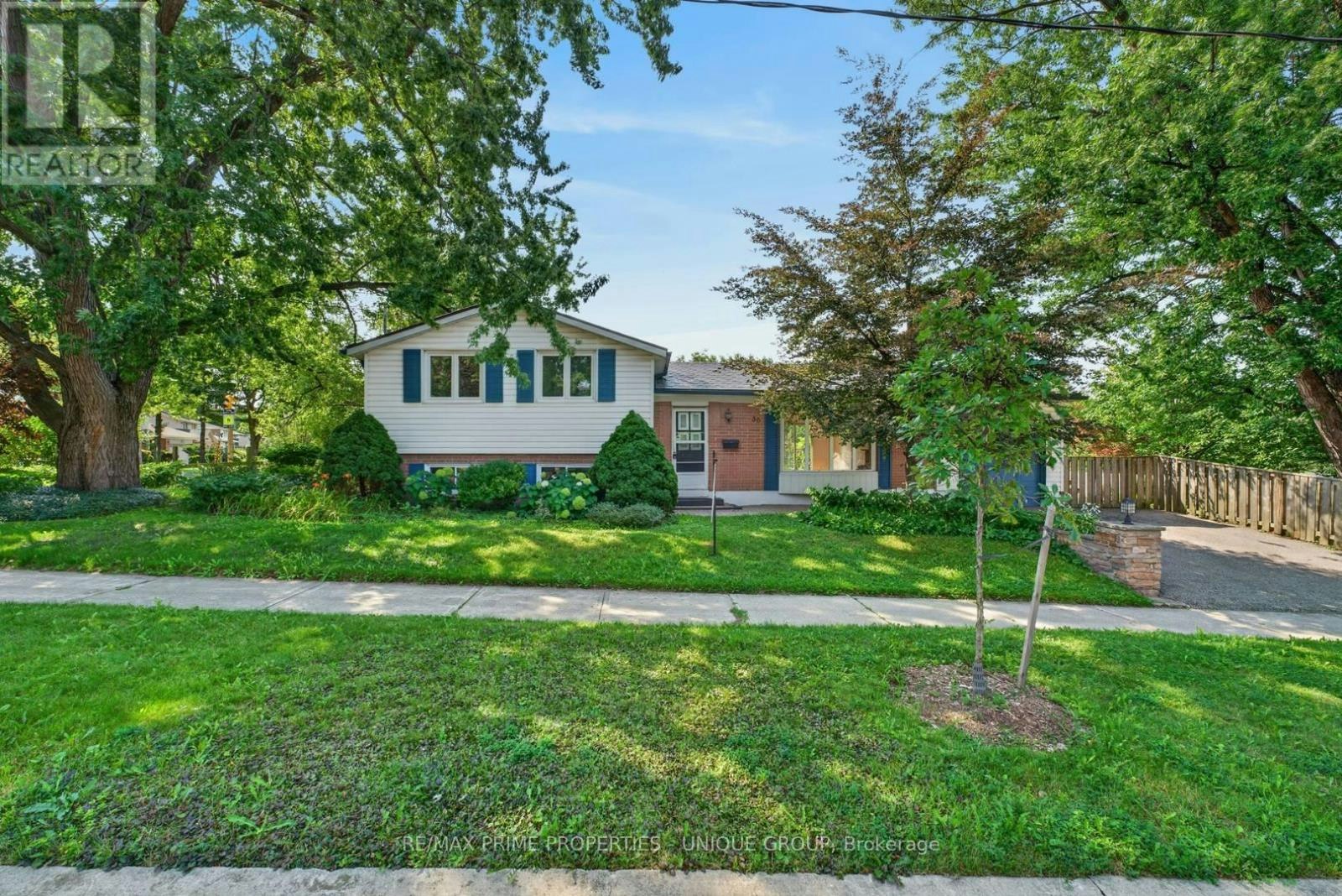 36 Dallington Drive, Toronto, ON, M2J 2G3