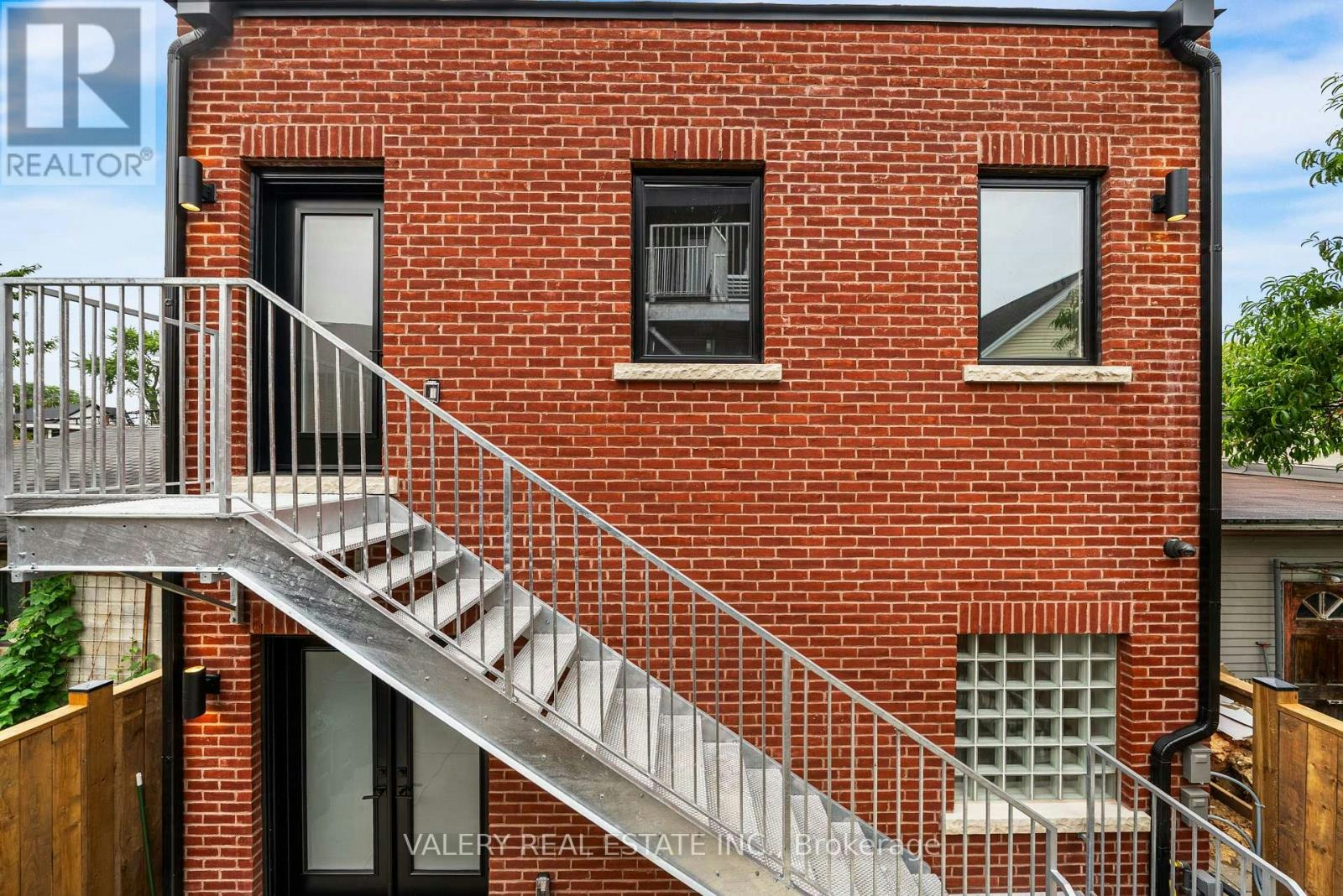 LANEWAY UPPER-131 Dovercourt Road, Toronto, ON, M6J 3C5 - 11