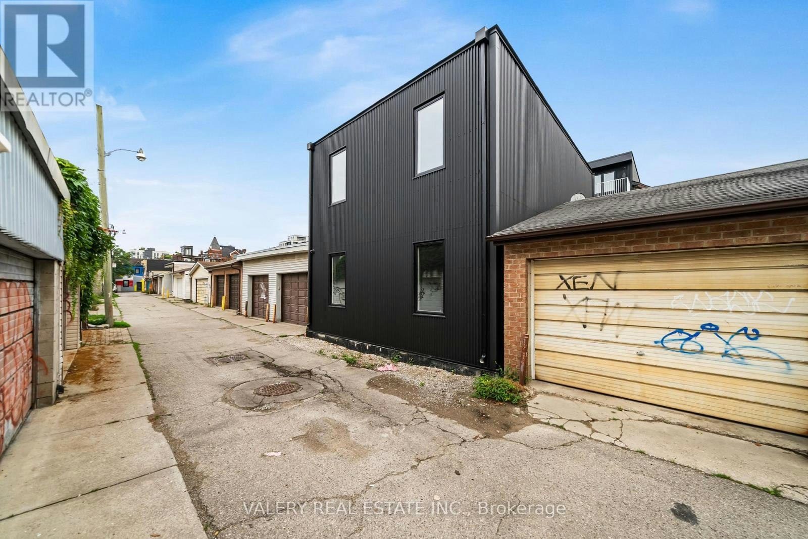 LANEWAY UPPER-131 Dovercourt Road, Toronto, ON, M6J 3C5 - 12