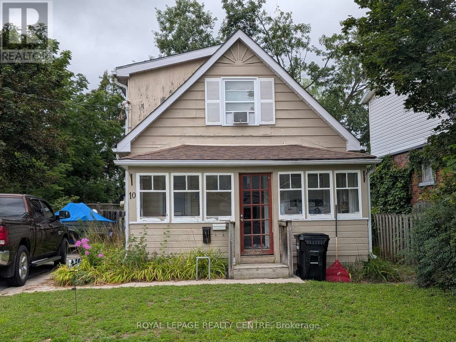 UPPER-10 Dufferin Street, Barrie, ON, L4N 2J7 - 2