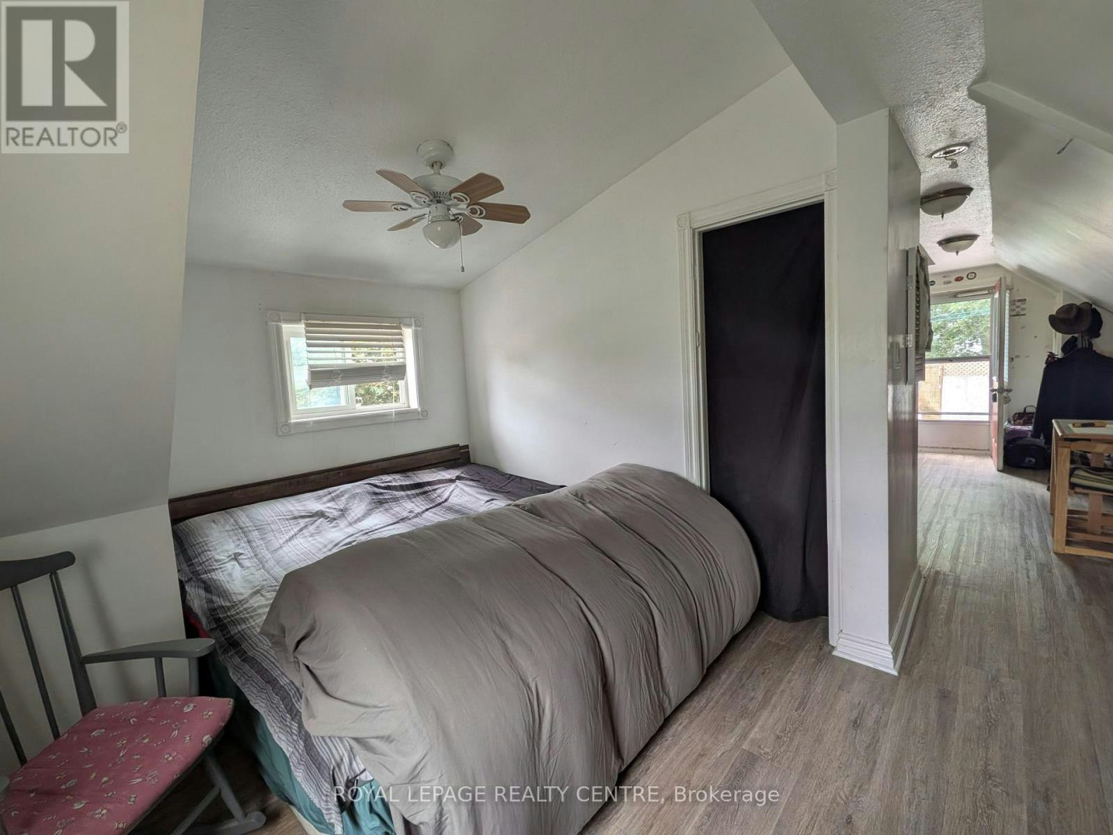 UPPER-10 Dufferin Street, Barrie, ON, L4N 2J7 - 10