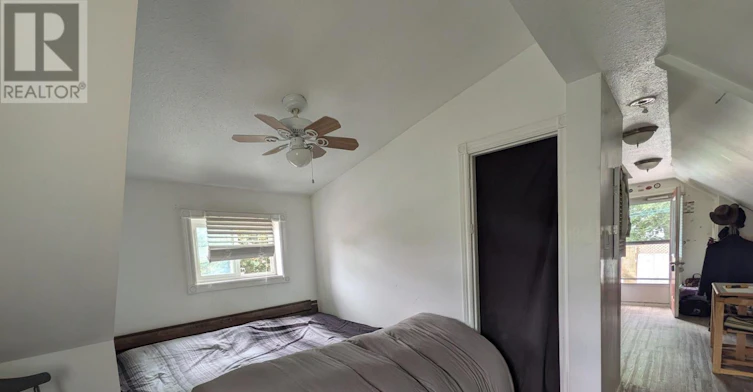 UPPER-10 Dufferin Street, Barrie, ON, L4N 2J7 - 10