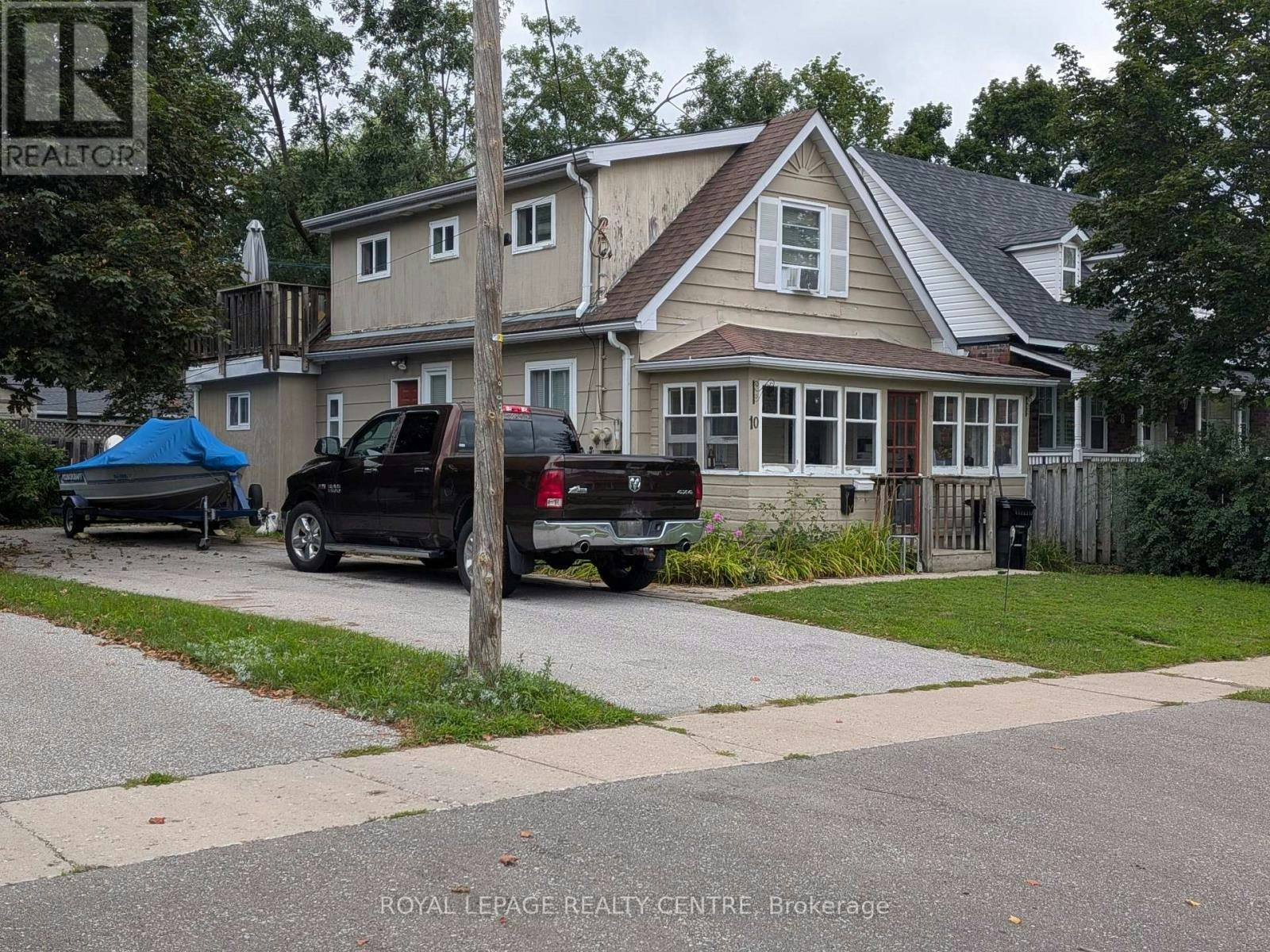 UPPER-10 Dufferin Street, Barrie, ON, L4N 2J7
