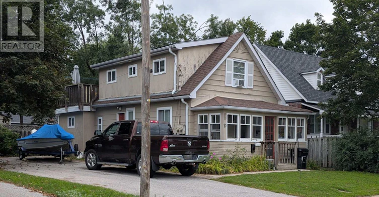 UPPER-10 Dufferin Street, Barrie, ON, L4N 2J7
