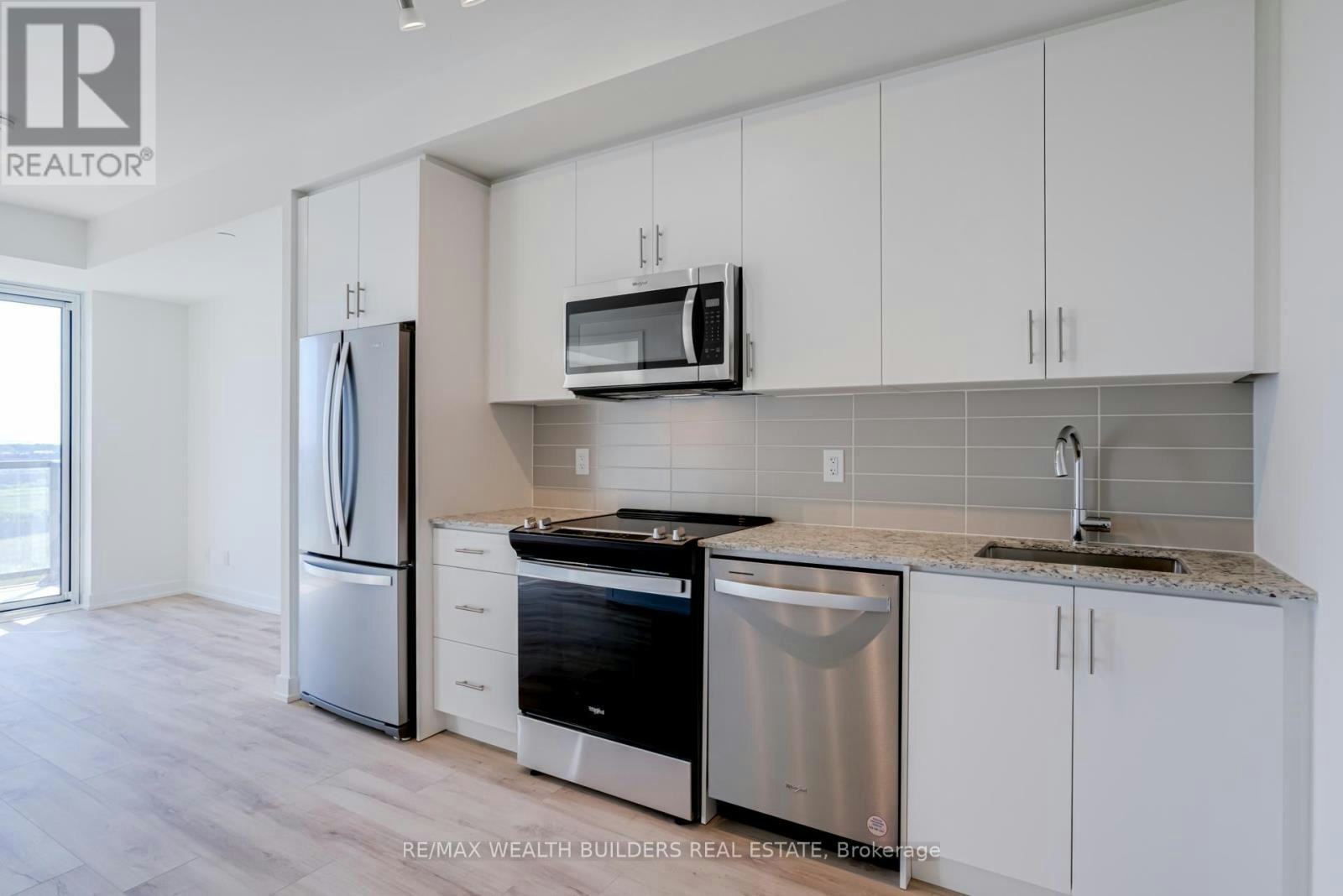 813-335 Wheat Boom Drive, Oakville, ON, L6H 7C2 - 3