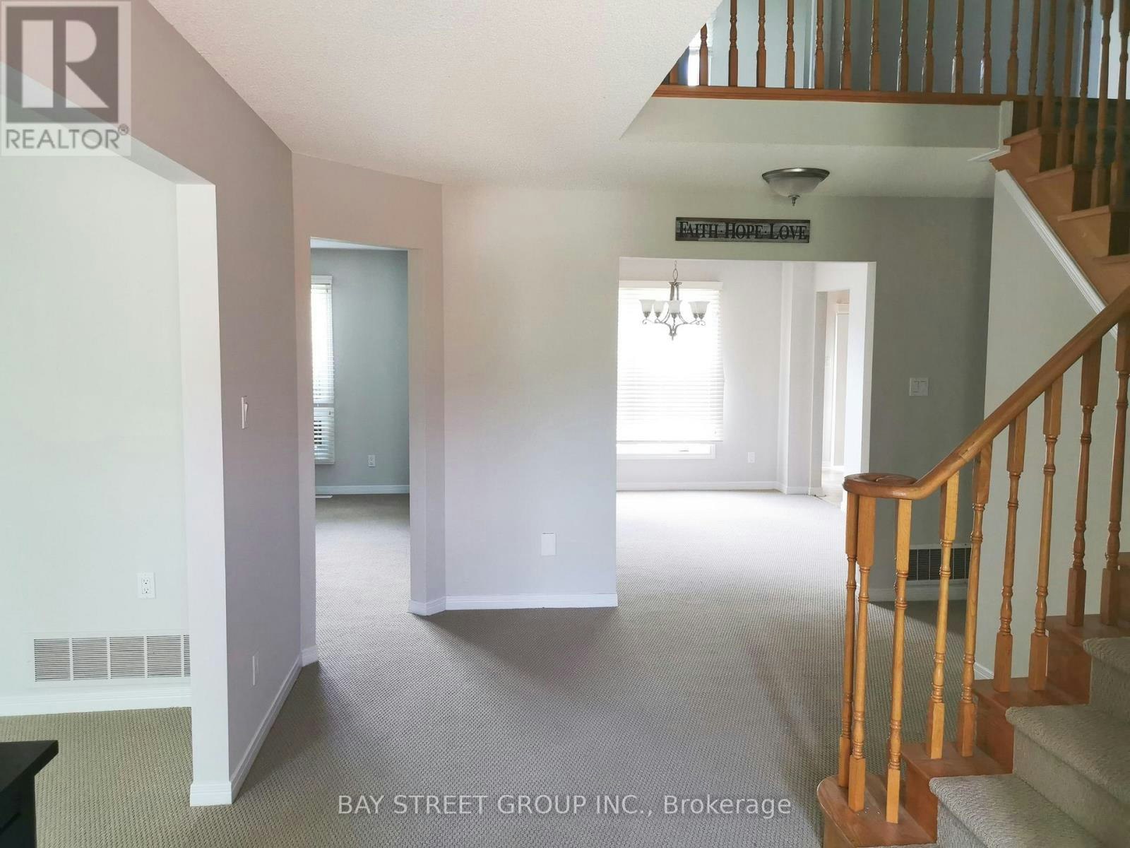 2034 Oxford Avenue, Oakville, ON, L6H 4K7 - 2