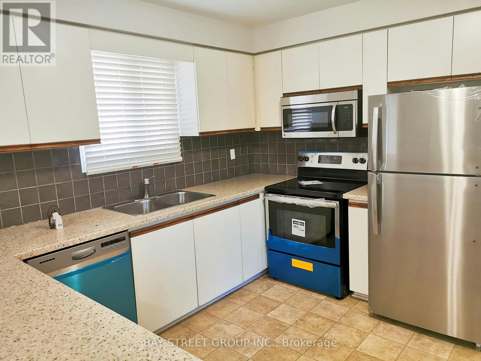 2034 Oxford Avenue, Oakville, ON, L6H 4K7 - 8