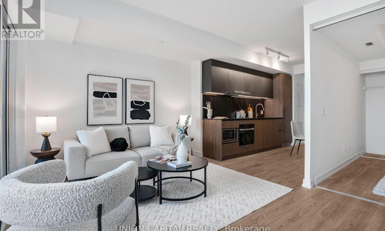 835-1100 Sheppard Avenue W