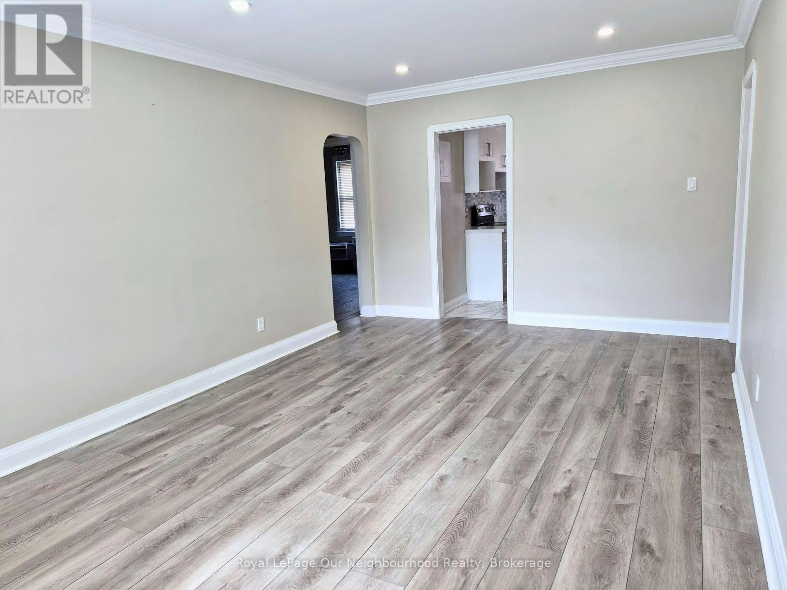 2-855 Simcoe Street N, Oshawa, ON, L1G 4W1 - 8