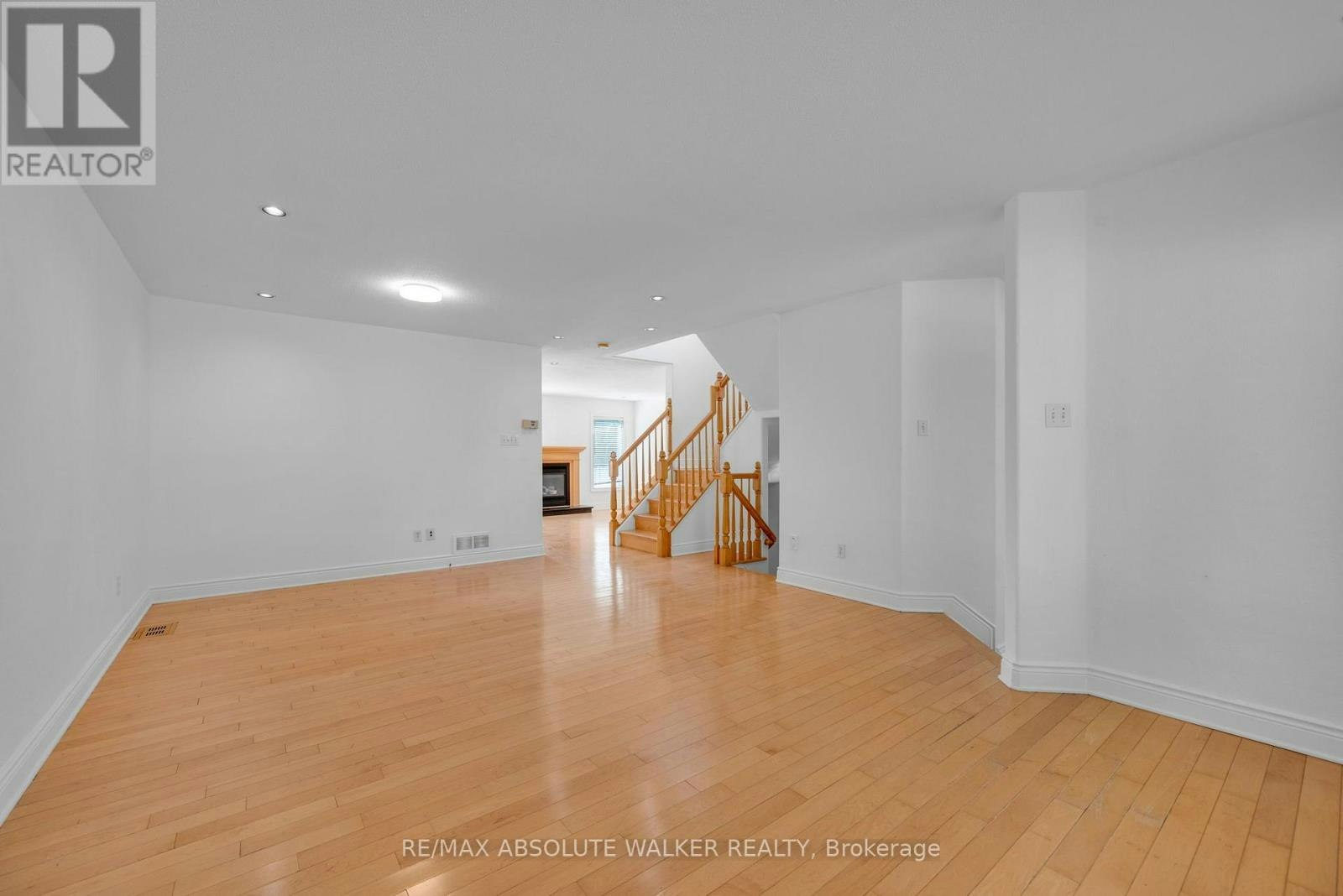2269 Sandman Crescent, Ottawa, ON, K4A 4V7 - 4