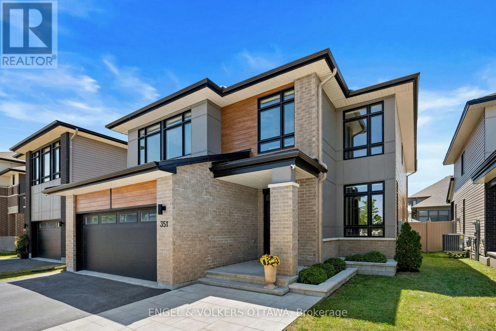 351 Shuttleworth Drive, Ottawa, ON, K1T 0T6