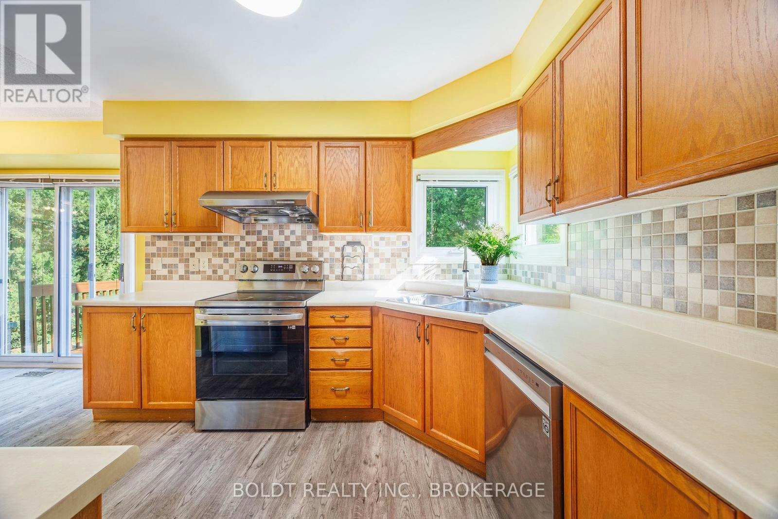 64 Carmine Crescent, St. Catharines, ON, L2S 3M2 - 9