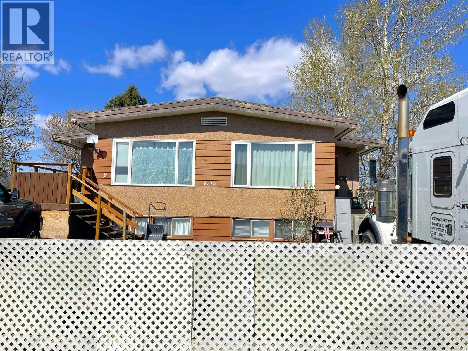 9714-9716 102 Avenue, Fort St. John, BC, V1J 2C8