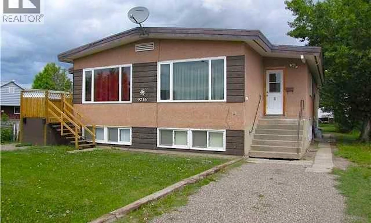 9714-9716 102 Avenue
