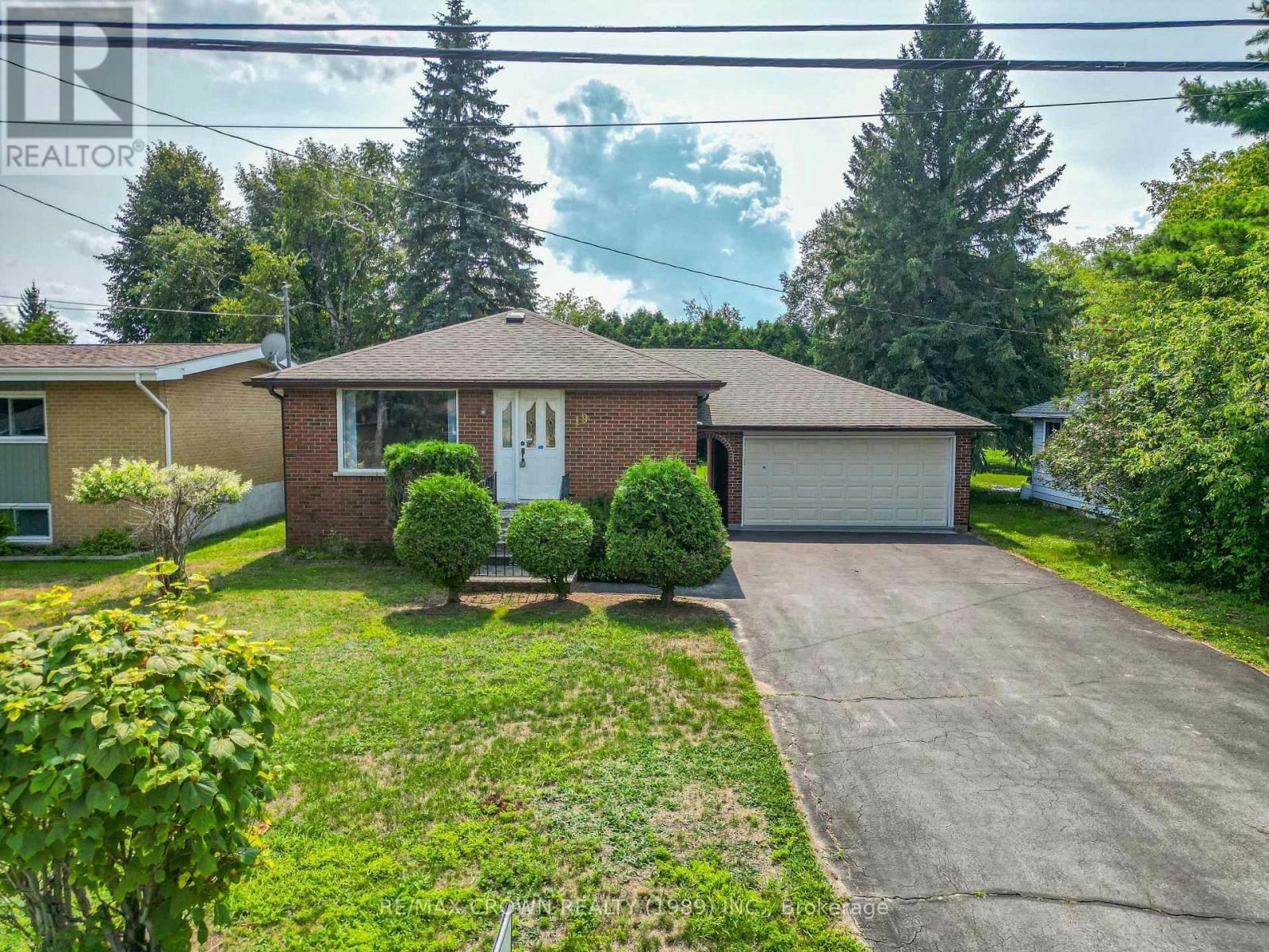 19 Georgian Road, North Bay, ON, P1A 2S9