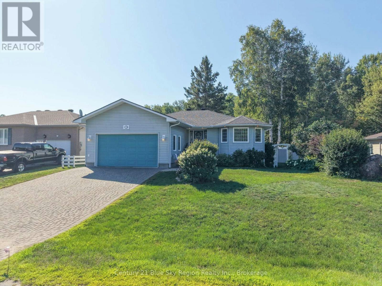 33 Golf Course Road, Callander, ON, P0H 1H0