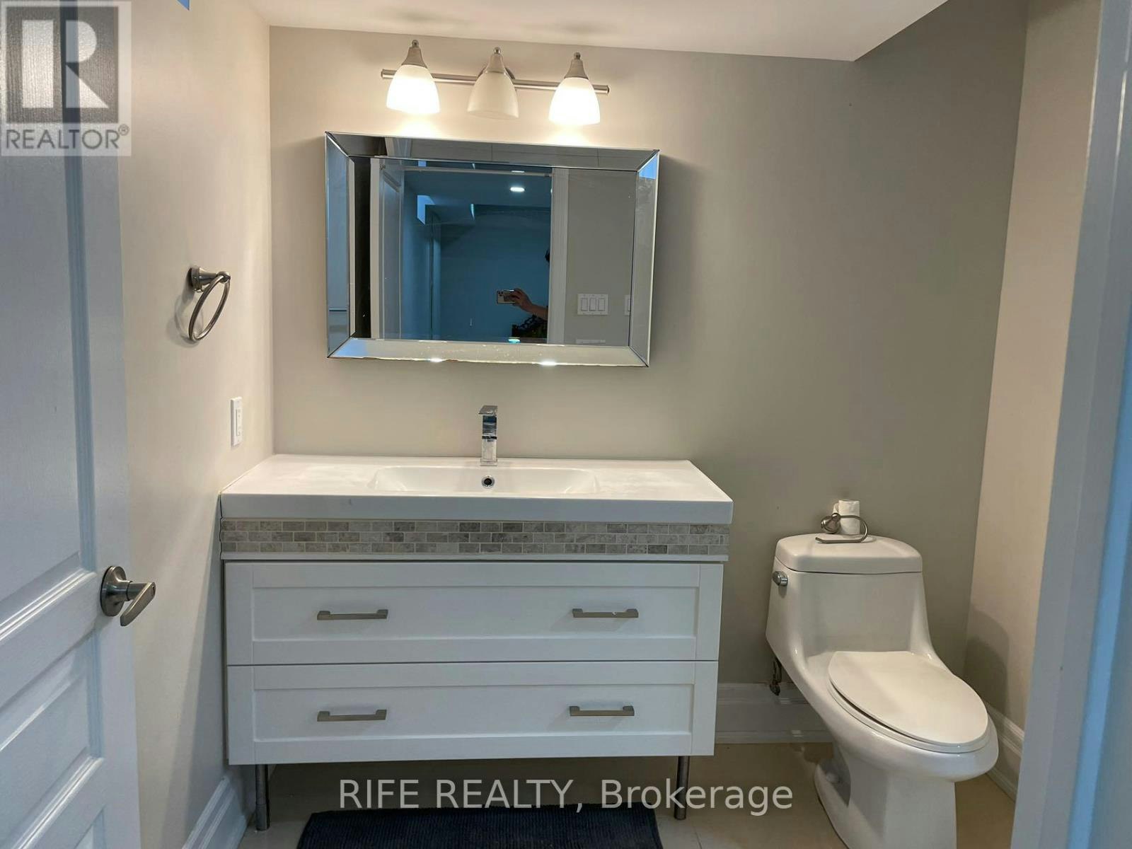 48 Transwell Avenue, Toronto, ON, M2R 2J4 - 6
