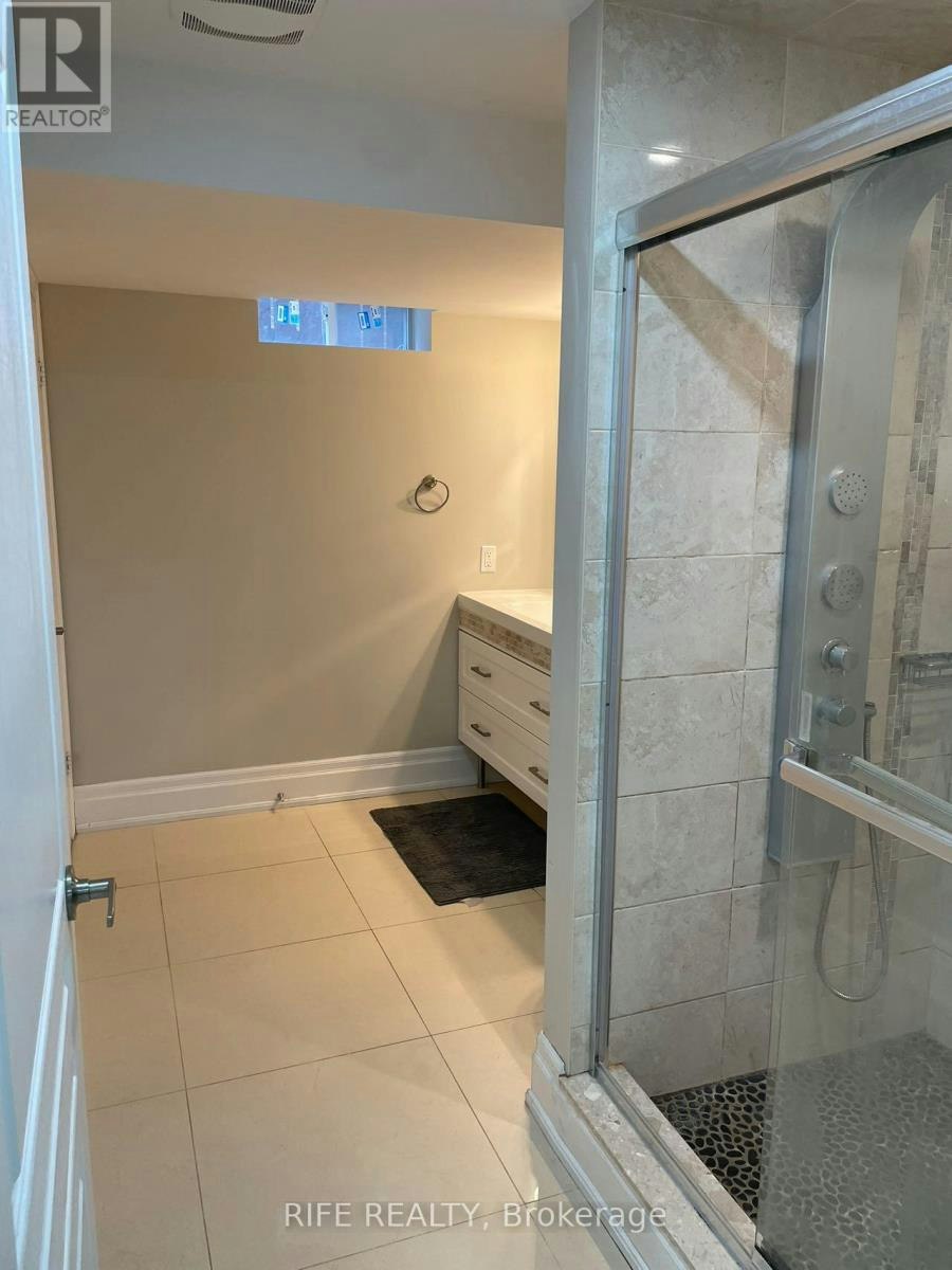 48 Transwell Avenue, Toronto, ON, M2R 2J4 - 7