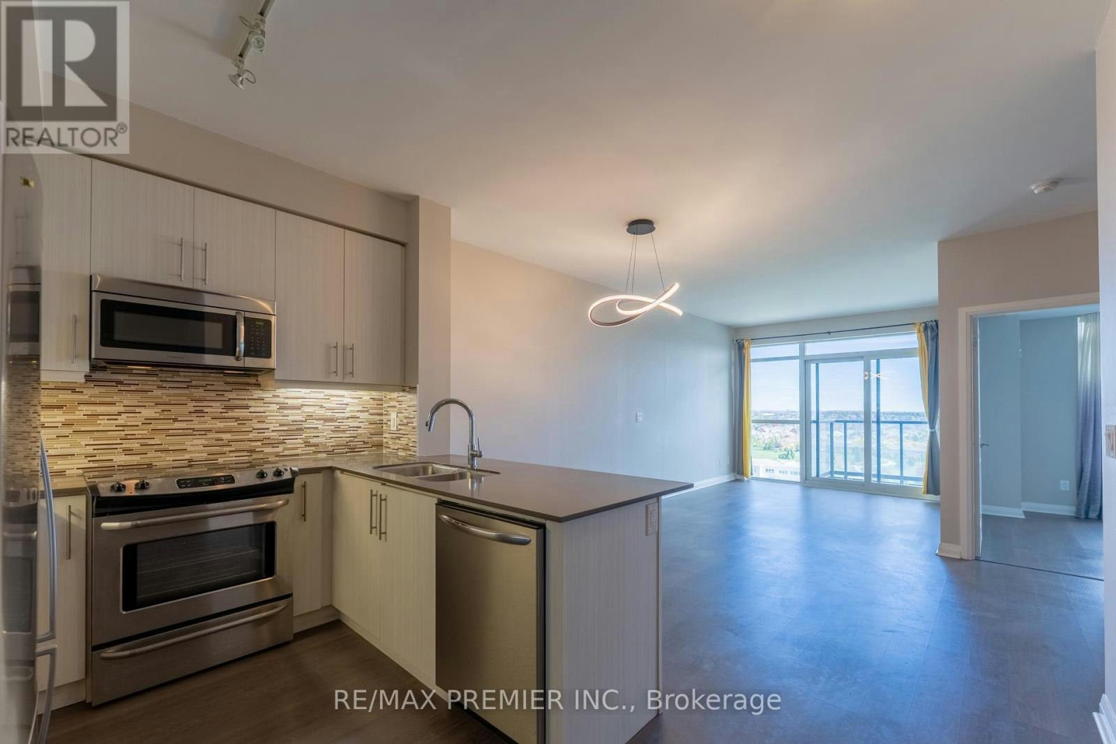1401-55 Oneida Crescent, Richmond Hill, ON, L4B 4T9